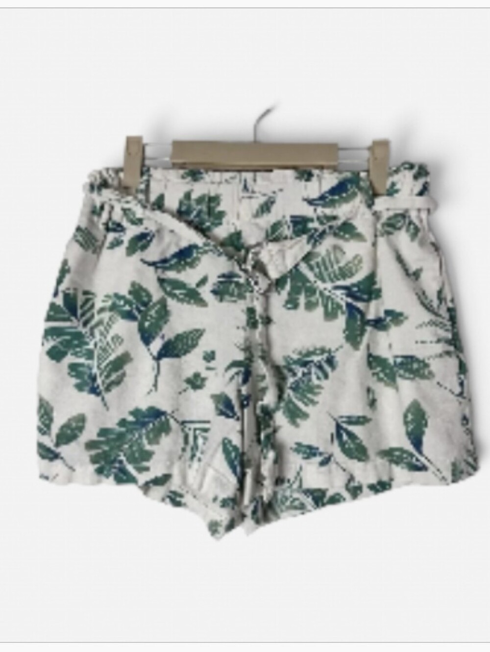 Cali1850 High-Waist Linen-Viscose Blend Shorts w/ Tropical Print & Tie Belt- M